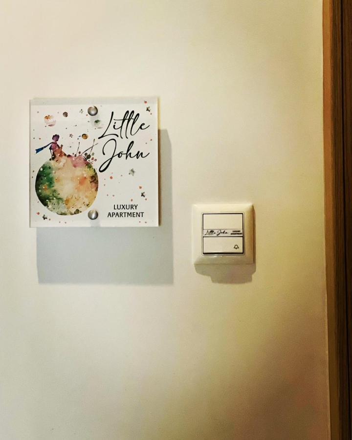 Little John Luxury Apartment Piraeus Exterior photo